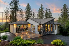 Sleeps 16 | Deck w/ Wooded Views | Group Retreat - Image 3