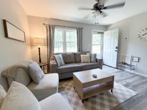Cozy | Fast Wifi | Pet Friendly | Fenced Yard - Image 2