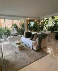 Stylish Harbourside Apartment in Elizabeth Bay - Image 3