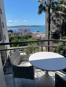 Stylish Harbourside Apartment in Elizabeth Bay - Image 2