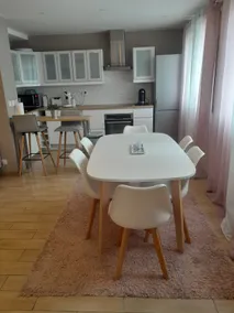 Pleasant 2-bedroom in downtown Dijon near the tram - Image 2