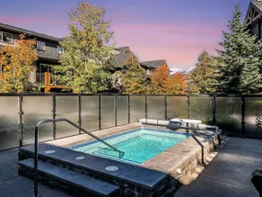 Scenic Mountain With Outdoor Hot Tub 1 Bedroom Den - Image 2