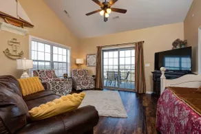 Lake Escape Penthouse Elevator Heated Indoor Pool Splashpad - Image 2