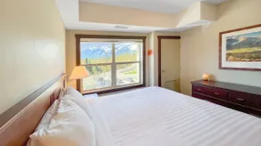 Top Floor Condo with Stunning Mountain Views - Image 3