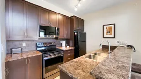 Top Floor Condo with Stunning Mountain Views - Image 4