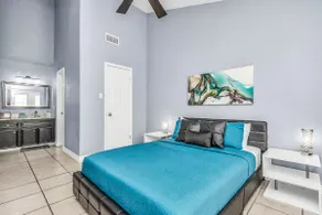 Lakefront at Dockside Villa - Image 2