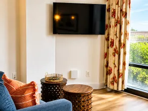 Step Onto the Beach! Inviting Oceanfront Suite - Image 4