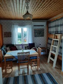 Guest house on a small farm - Image 3
