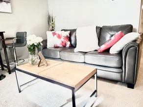 Private Guest Suite close to |UofA |Whyte Ave |Downtown - Image 3