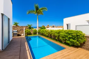 Premium 5BR Villa · Heated Pool · Beach Walk - Image 2