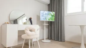 [5-minute walk from Songjeong Station] 3 minutes to Gimpo Airport | Hongdae, Myeong-dong, Yeouido, DDP | Private two-room with 2 beds · Family - Image 3