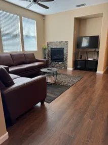 Modern Townhouse near a golf course, Folsom Lake, and hiking trails - Image 3