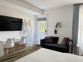 Private Guest Suite & Garden • Bike to the Beach! - Image 5