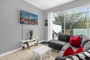 3 Bedrooms / 3 Bathrooms / Windsor Hills (7658 KC) - Image 2