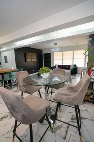 Stylish~Renovated 4Br/2BAT 3MinAirport 10MinDowtn - Image 4