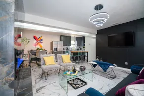 Stylish~Renovated 4Br/2BAT 3MinAirport 10MinDowtn - Image 2