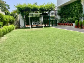 Charm Grove | 4BHK Villa Flr I Garden| City centre - Image 2