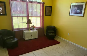 Spacious and Comfortable Home - Image 5