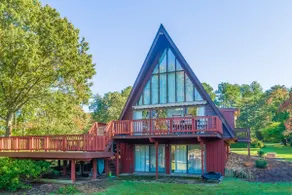 A-frame 2BR with lake views, dock, spacious deck - Image 2