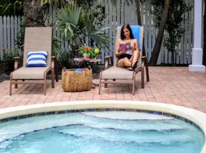 Oceanview home with private pool & lush landscapin - Image 3