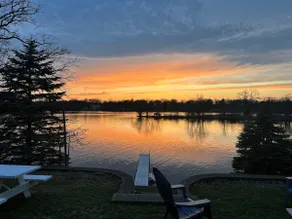 The Cozy Lake House, Dm me ?s Lake Front Property! - Image 2