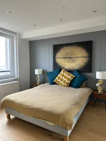 Luxury 2-room, cathedral view! - Image 3