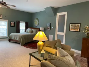 Full Circle Farm Inn Barn Loft in Leipers Fork - Image 3