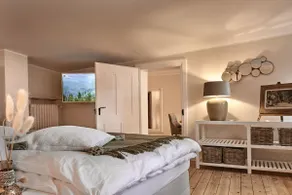Centrally located designer apartment with sauna - Image 3