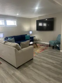 DeeDee's Fairway Apartment - Image 2