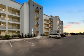 2 Bedrooms / 2 Bathrooms / Storey Lake (3150-404 P - Image 2