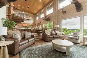 The Gathering Lodge is a relaxing, private log house with a stunning view. - Image 3