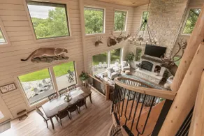 The Gathering Lodge is a relaxing, private log house with a stunning view. - Image 4