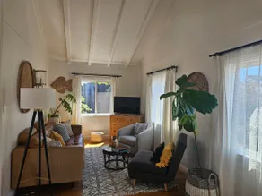 Clean & Cozy 2br House - Image 4