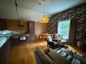 Top House-stylish property in village location - Image 4