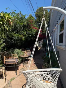 Cute One BR in Rose Park South with Parking Space - Image 5