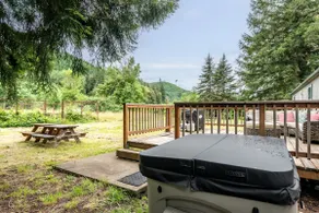 Forest Retreat on the River in Fall Creek - Image 2