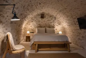 Ruga of Vamvakou | Traditional Arch Room - Image 5
