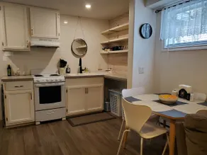 Blue Shutters Accommodations - 2 Bedroom Apartment - Image 3