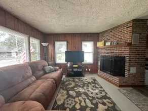 Newburgh Yellow Comfy Cottage - Image 5