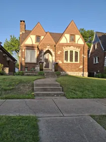 Zen Home • 3 BR • Sleeps 6 • Minutes to Downtown - Image 5