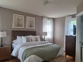 Zen Home • 3 BR • Sleeps 6 • Minutes to Downtown - Image 3