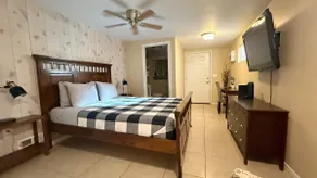 Foothills home 3 bed/ 1.5 bath/RV & Boat Parking - Image 4