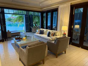 3 bedroom waterfront apartment with stunning views - Image 2