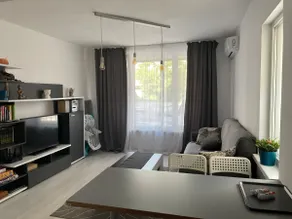 Elena & Simeon's Cozy Apartment - Image 2