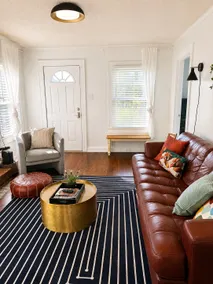 The Belmont BnB | On Main • Walk to Downtown - Image 3