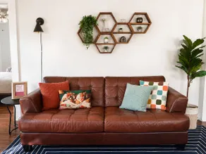 The Belmont BnB | On Main • Walk to Downtown - Image 2
