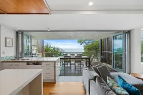 Waves 8 - Beachfront + Pool - Image 3