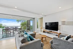 Waves 8 - Beachfront + Pool - Image 5