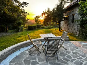 Charming Hideaway – Nature, Wine & Sundown Retreat - Image 3