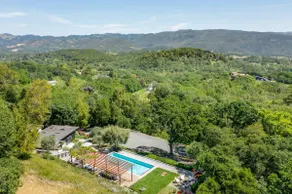 Family Fun in Glen Ellen: Pool, Hot Tub & Pickleball! - Image 4